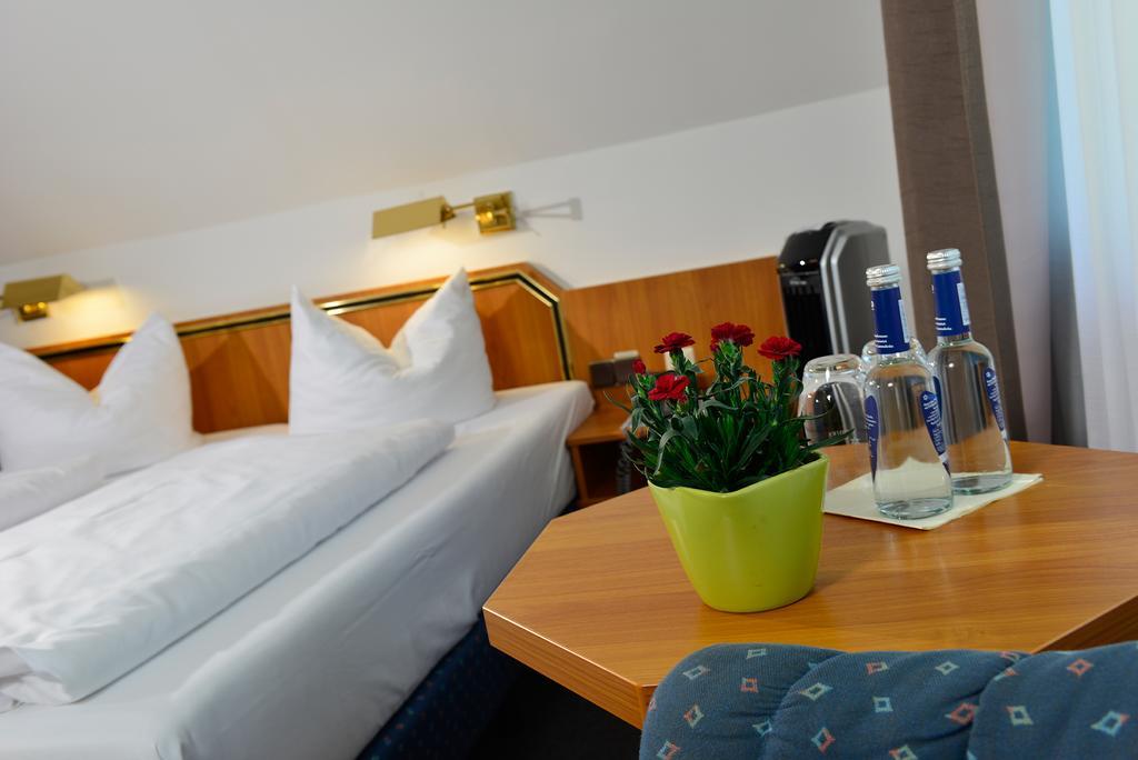 Hotel Sonnenhof Pleinfeld Dış mekan fotoğraf